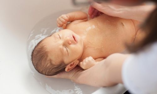 Jak správně koupat miminko? 